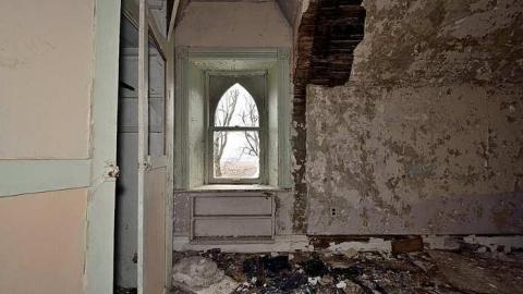 Dec. 2014 - Beautiful-Stone-House35.jpg