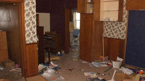 LIFE IS CRAP  03/15 - Mileys-Candy-Land30.jpg