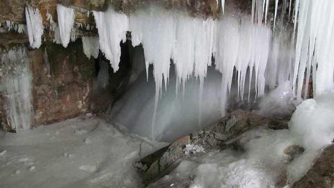 Winter falls and Ice Cave! - Churchs-Falls-Old-Mill180.jpg