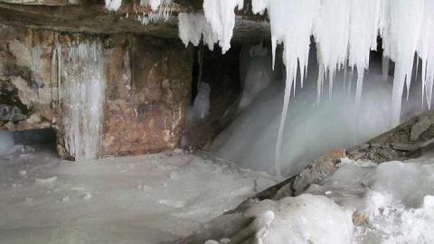 Winter falls and Ice Cave! - Churchs-Falls-Old-Mill21.jpg