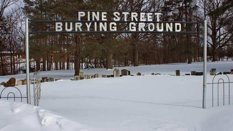 Cemetery - Pine-Street-Burying-Ground15.jpg
