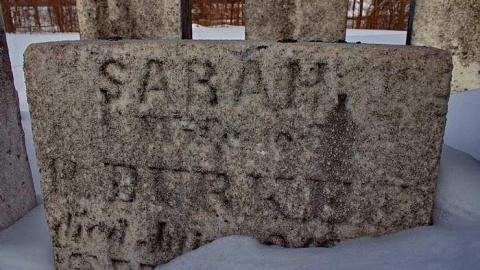 Cemetery - Pine-Street-Burying-Ground2.jpg