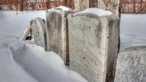 Cemetery - Pine-Street-Burying-Ground3.jpg