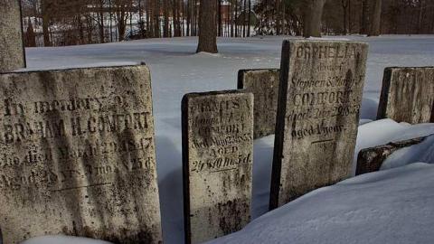 Cemetery - Pine-Street-Burying-Ground14.jpg