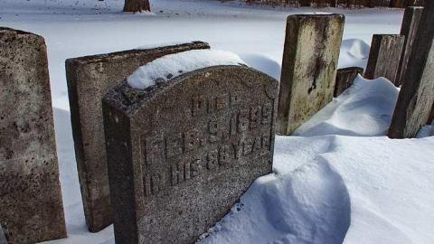 Cemetery - Pine-Street-Burying-Ground21.jpg