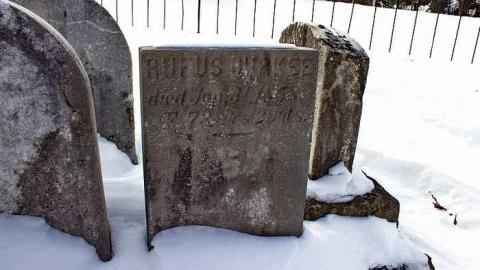 Cemetery - Pine-Street-Burying-Ground5.jpg