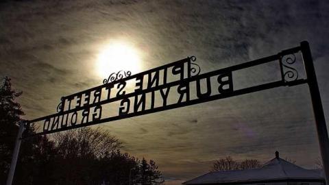 Cemetery - Pine-Street-Burying-Ground8.jpg