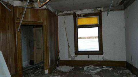 Winter 2013 - 15-Line-Farm-House30.jpg