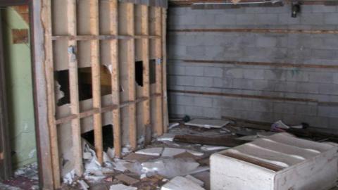 March 2011 - Aurora-White-Pillar-House24.jpg