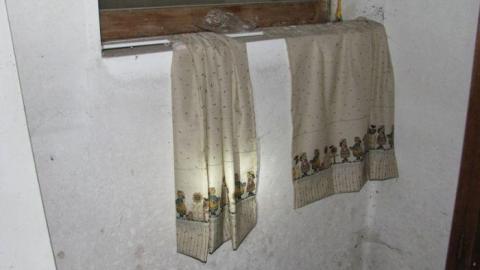 March 2011 - Aurora-White-Pillar-House26.jpg