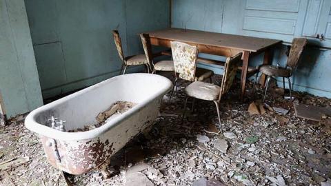 Spooky Furnace - DSC03777.jpg