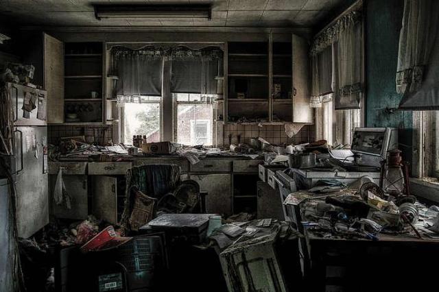 Cluttered Car-Nage photo 4