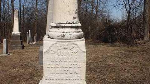 April 2015 - North-Rideau-Methodist-Cemetery7.jpg