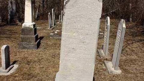 April 2015 - North-Rideau-Methodist-Cemetery9.jpg