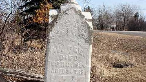 April 2015 - North-Rideau-Methodist-Cemetery25.jpg