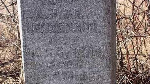 April 2015 - North-Rideau-Methodist-Cemetery28.jpg