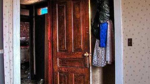 Frix The Fly - 4a.jpg