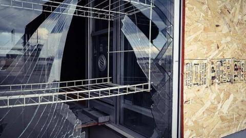 Stop 50 - Stop-50-Truck-Stop251.jpg