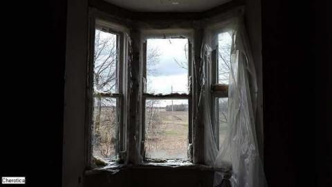 Banisters and Bow Windows - DSCN2942.jpg