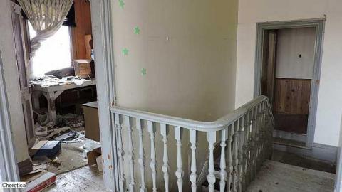 Banisters and Bow Windows - DSCN2958.jpg