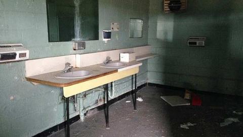 Mustang drive-in - Mustang-Drivein90.jpg