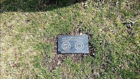 April 2015 - Fort-Erie-Coloured-Cemetery4.jpg