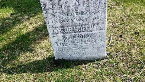 April 2015 - Fort-Erie-Coloured-Cemetery17.jpg