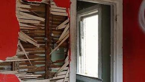 Boardless April '15 - Rockwood-Farm-House5.jpg