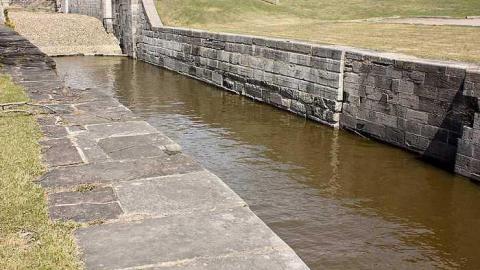 Carillon Canal - Ottawa-River-Military-Canals32.jpg