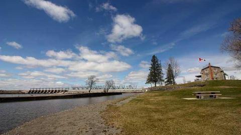 Carillon Canal - Ottawa-River-Military-Canals8.jpg