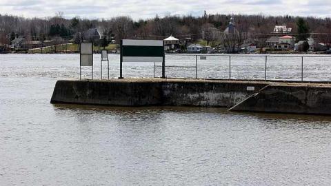 Carillon Canal - Ottawa-River-Military-Canals35.jpg