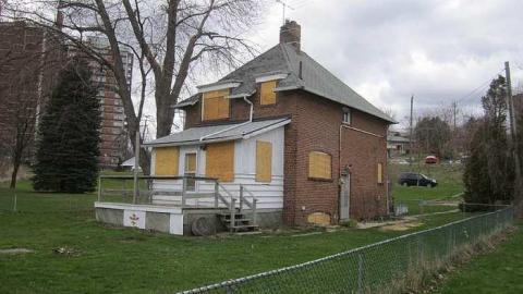 Fishleigh Drive photo 3