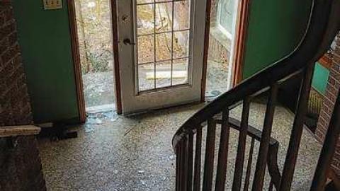 April 2015 - House-In-The-Swamp34.jpg