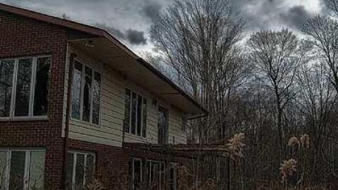 April 2015 - House-In-The-Swamp40.jpg