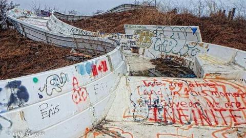 Amused but Abandoned - Wet-And-Wild-Waterpark110.jpg