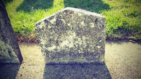 No Sunday Sales - Bristow-Pioneer-Cemetery2.jpg