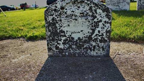 No Sunday Sales - Bristow-Pioneer-Cemetery13.jpg