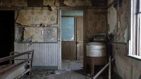 April 2015 - Hung-Up-On-Line-896.jpg