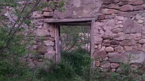 May 2015: tons of graffiti :( - Huttonville-Farm-Ruins16.jpg