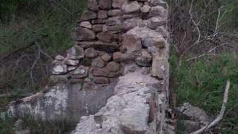 May 2015: tons of graffiti :( - Huttonville-Farm-Ruins11.jpg