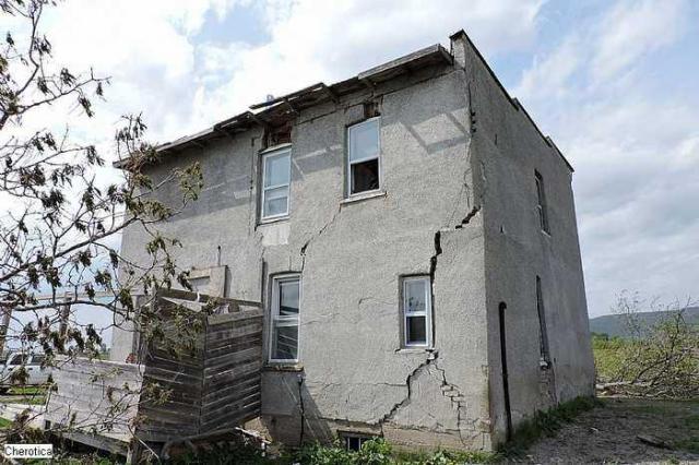 Falling Into the Earth - Pontiac, Quebec