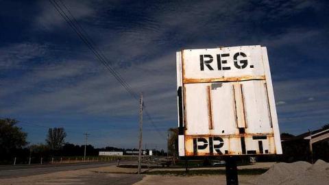2015-04-18 - Old-Gas-Station3.jpg