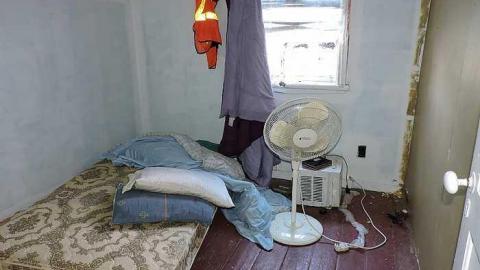 Dead End - Dead-End-Farm20.jpg