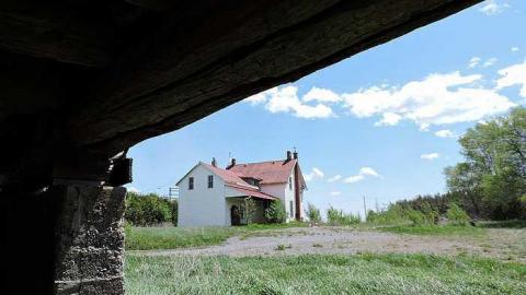 Dead End - Dead-End-Farm25.jpg