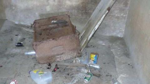 Cement cave - Abandoned-Farm-Dugout6.jpg