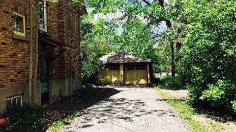 DuMoulin House photo 4