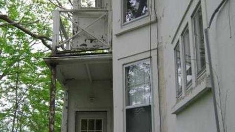 Neighbour 1 - Niagara Falls 069.jpg