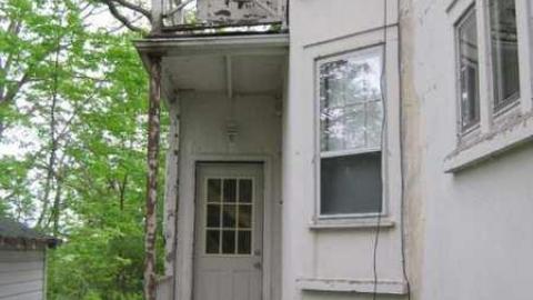 Neighbour 1 - Niagara Falls 303.jpg