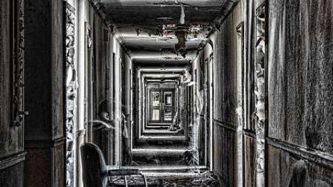 Amused but Abandoned - Wet-And-Wild-Waterpark120.jpg