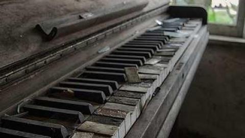 May 2015 - Mother-Marys-Messy-Mansion44.jpg